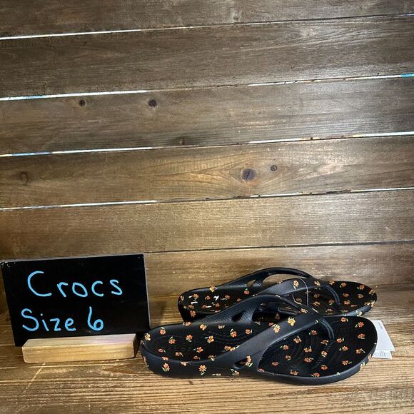 New Womens Crocs Kadee II Black Floral Comfort Casual‎ Flip Flops Sandals Size 6 - Picture 1 of 6